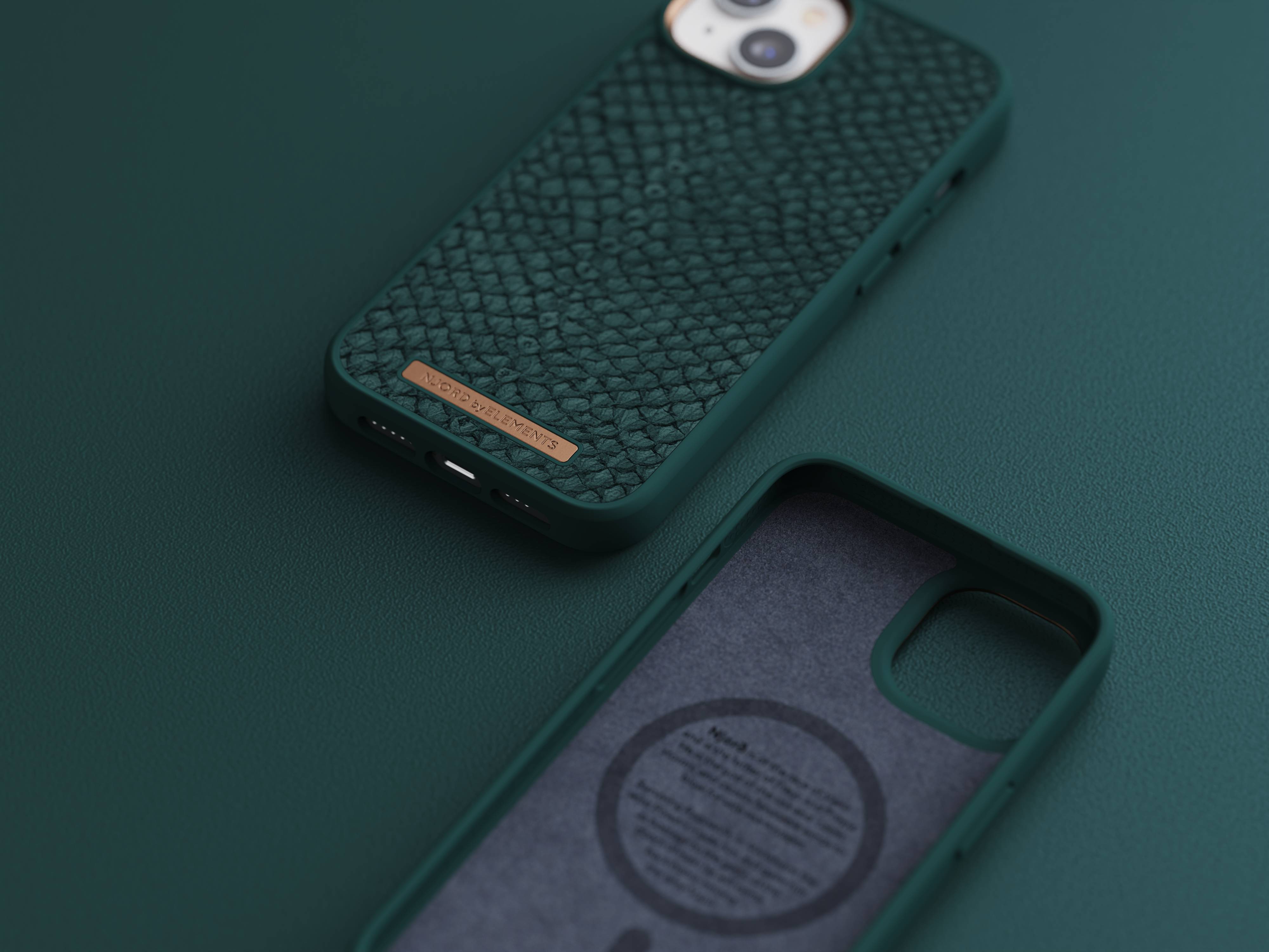 Rca Informatique - image du produit : NJORD SALMON LEATHER MAGSAFE CASE FOR IPHONE 14 GREEN