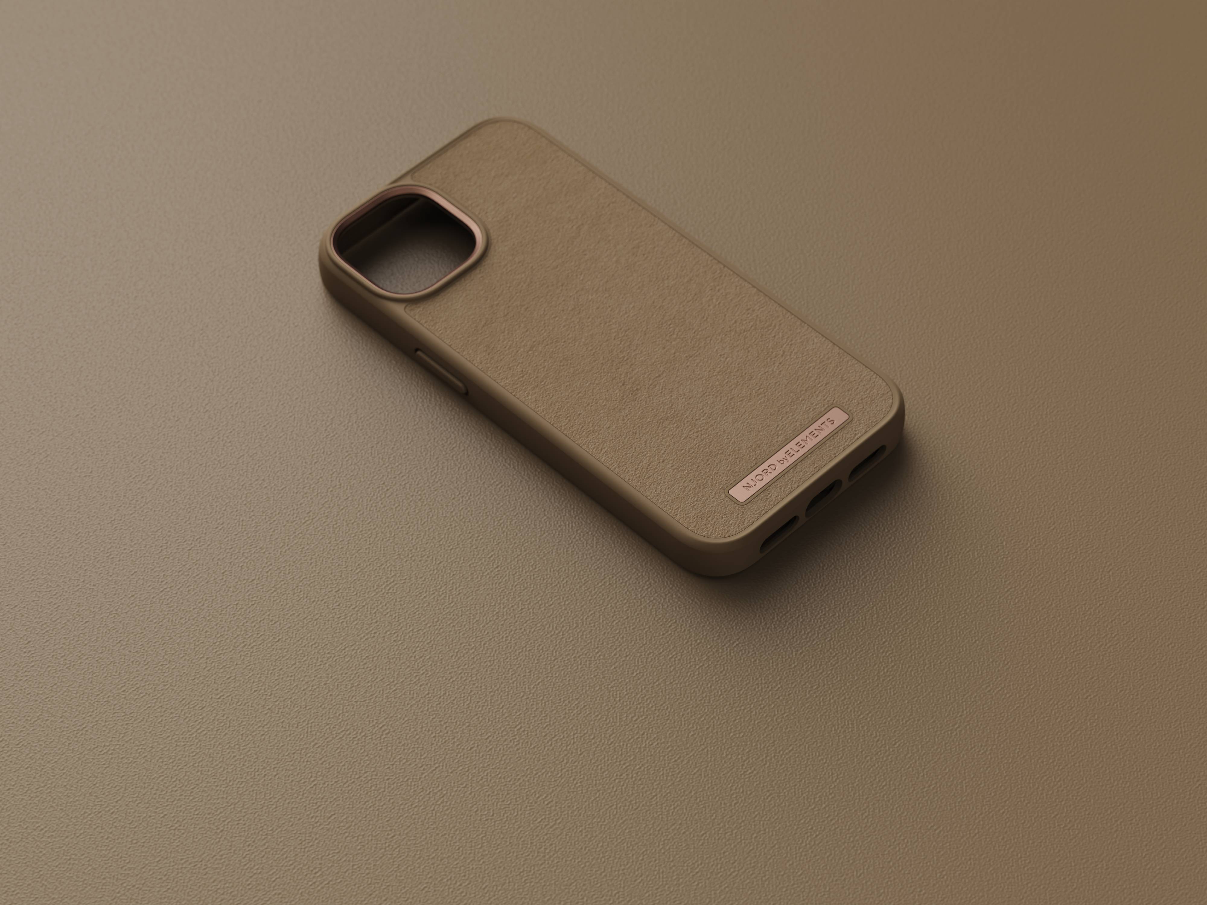 Rca Informatique - image du produit : NJORD SUEDE COMFORT+ CASE FOR IPHONE 14 CAMEL