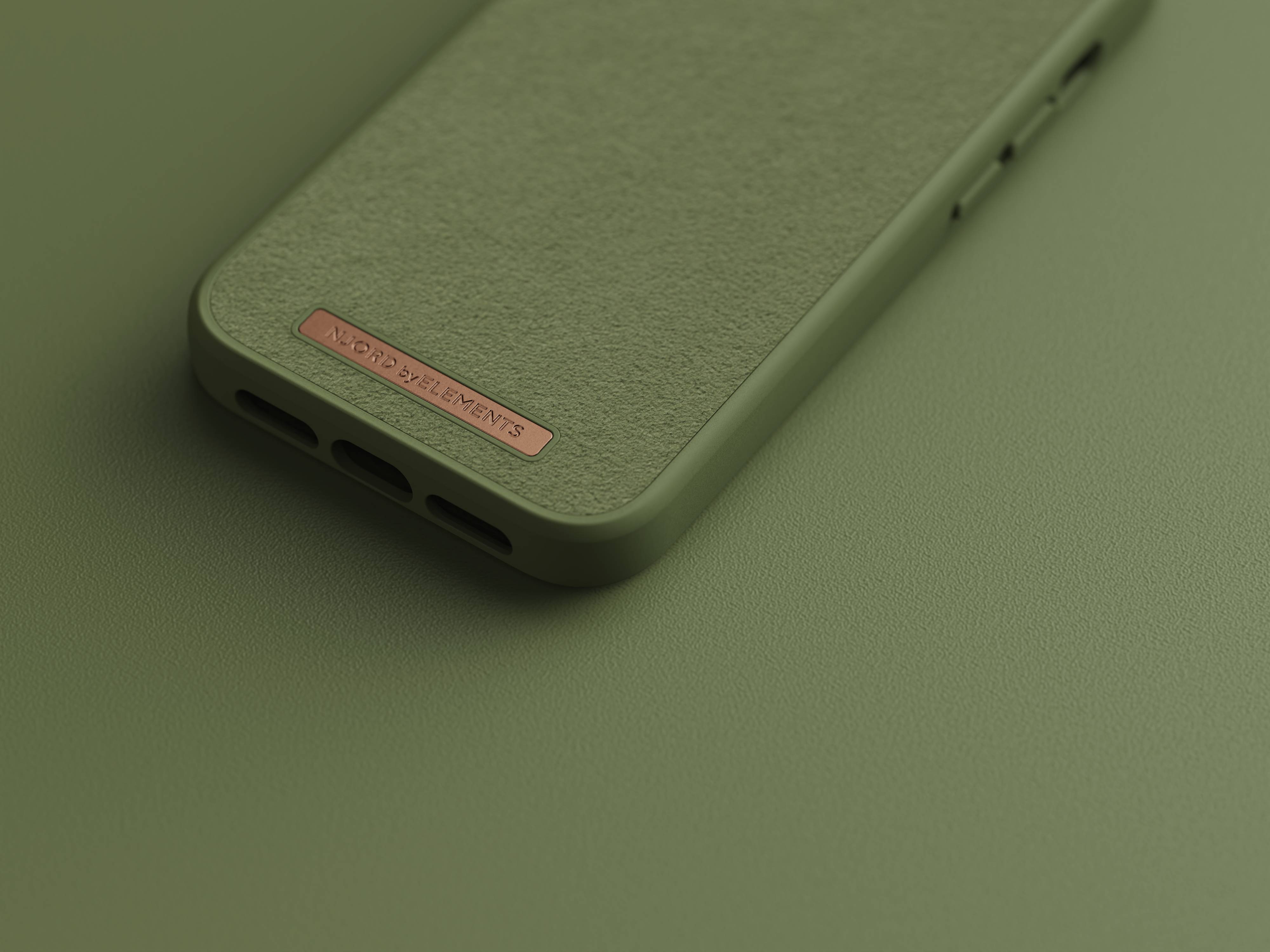 Rca Informatique - image du produit : NJORD SUEDE COMFORT+ CASE FOR IPHONE 14 OLIVE