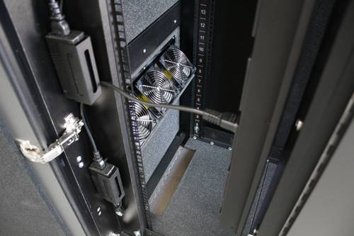 Rca Informatique - image du produit : NETSHELTER CX 38U SECURE SOUNDPROOFED SERVER ROOM