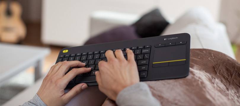 Rca Informatique - image du produit : WIRELESS TOUCH KEYBOARD K400 PLUS BLACK (GERMAN) K400+ BLACK