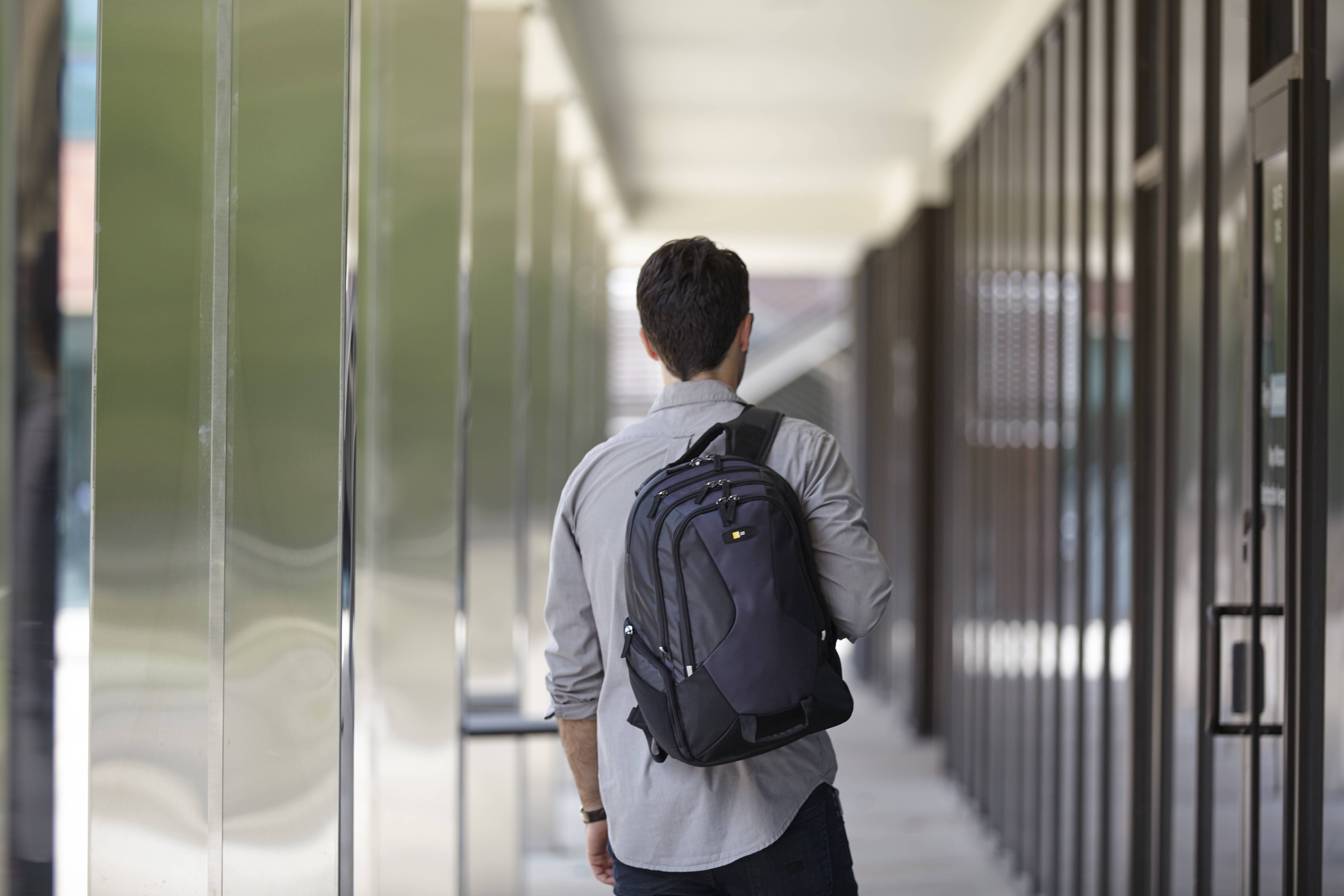 Rca Informatique - image du produit : CASE LOGIC IN TRANSIT BACKPACK LOGO