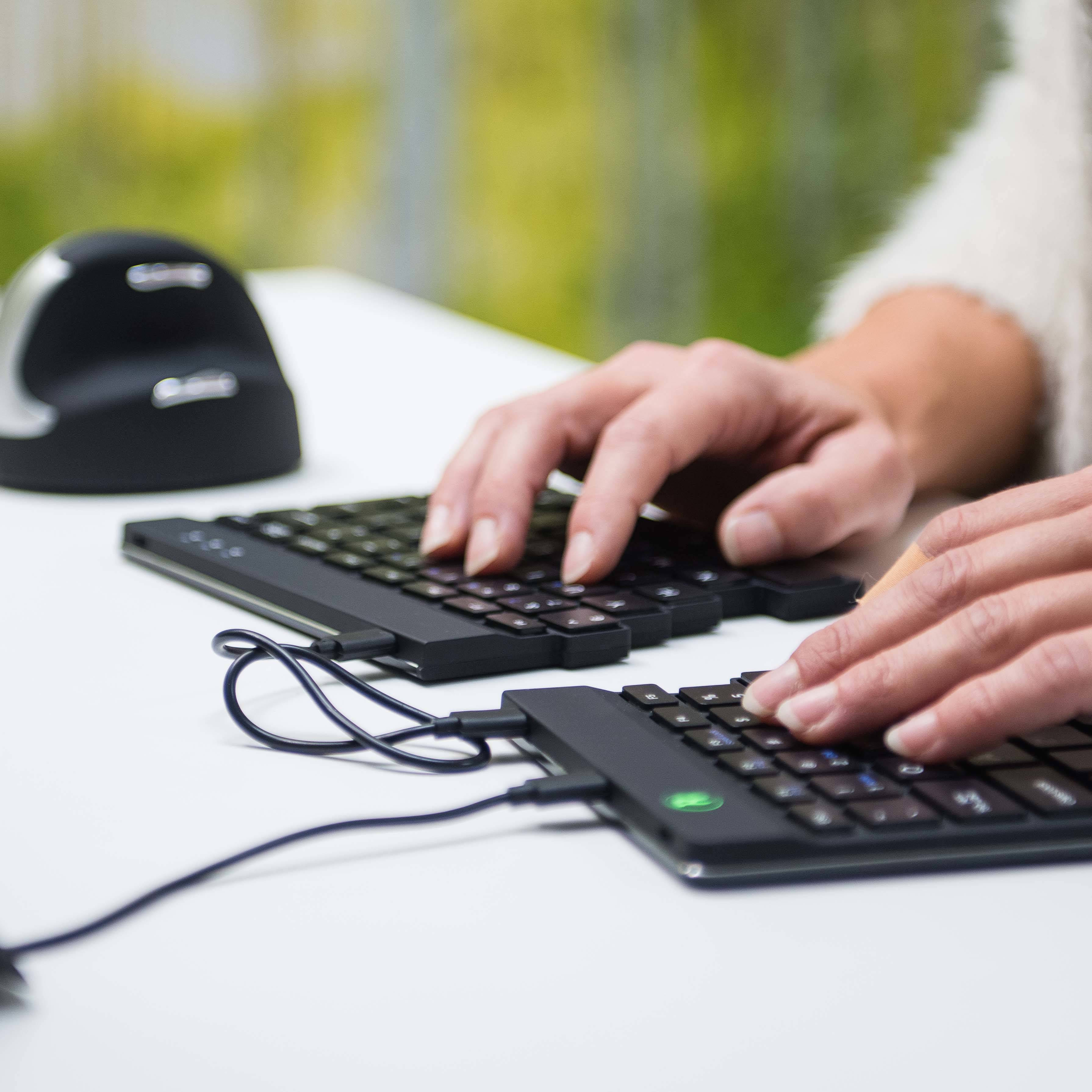 Rca Informatique - image du produit : R-GO SPLIT ERGONOMIC KEYBOARD US LAYOUT QWERTY BLK WIRED