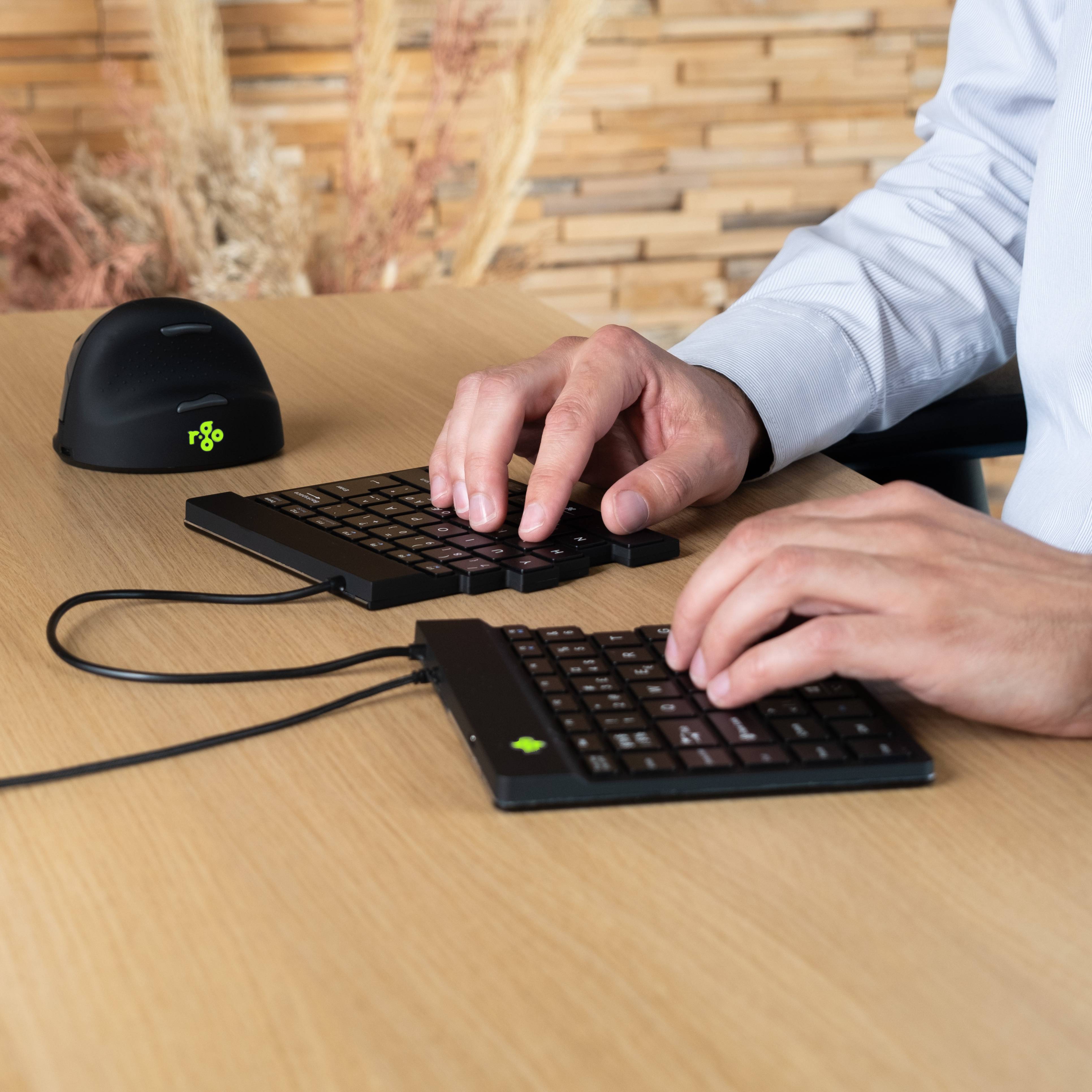 Rca Informatique - image du produit : R-GO SPLIT ERGONOMIC KEYBOARD FR LAYOUT AZERTY BLK WIRED