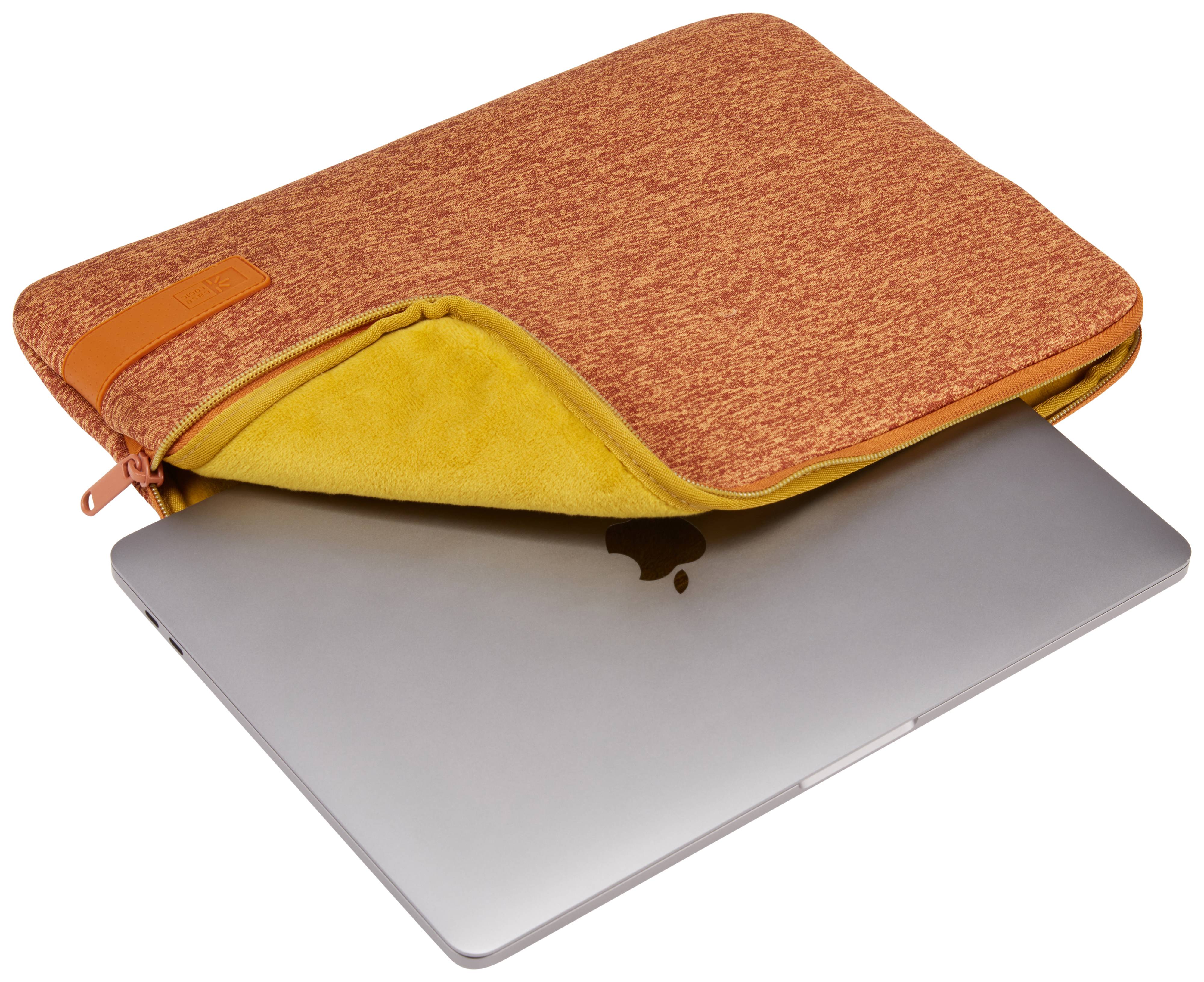 Rca Informatique - image du produit : CASE LOGIC REFLECT MACBOOK 13IN PENNY SLEEVE