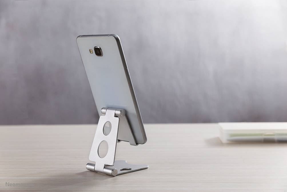 Rca Informatique - image du produit : NEWSTAR PHONE DESK STAND (SUITED FOR PHONES UP TO 6.5)