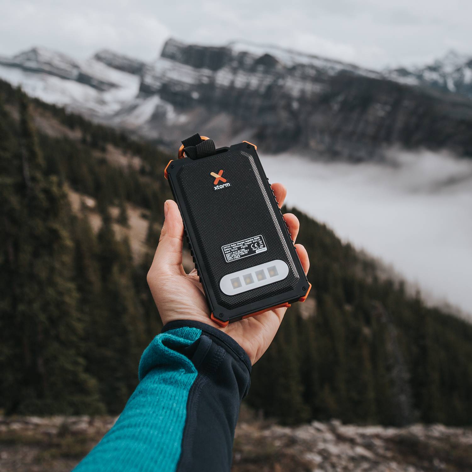 Rca Informatique - image du produit : SOLAR CHARGER 10W 5K MAH XTORM - BLACK/ORANGE