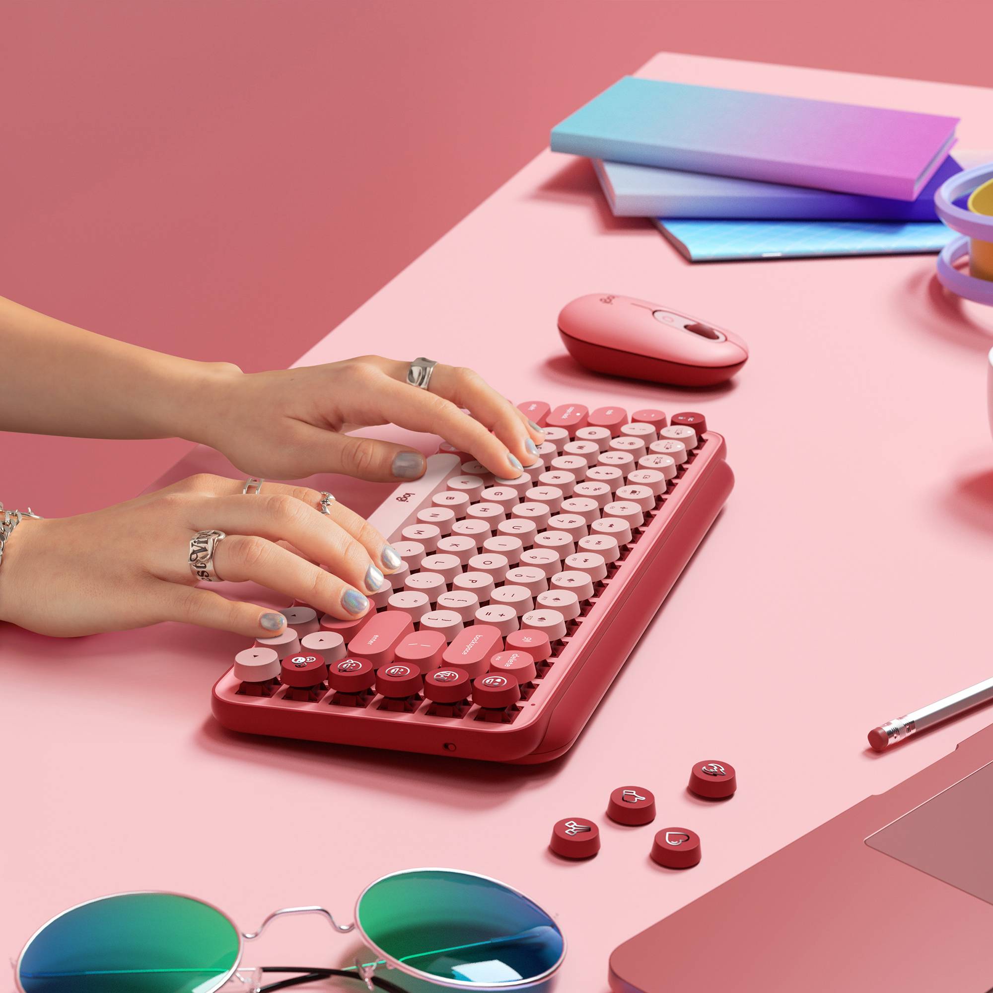 Rca Informatique - image du produit : POP WRLS MECH KB WITH EMOJI HEARTBREAKER ROSE - CH - CENT