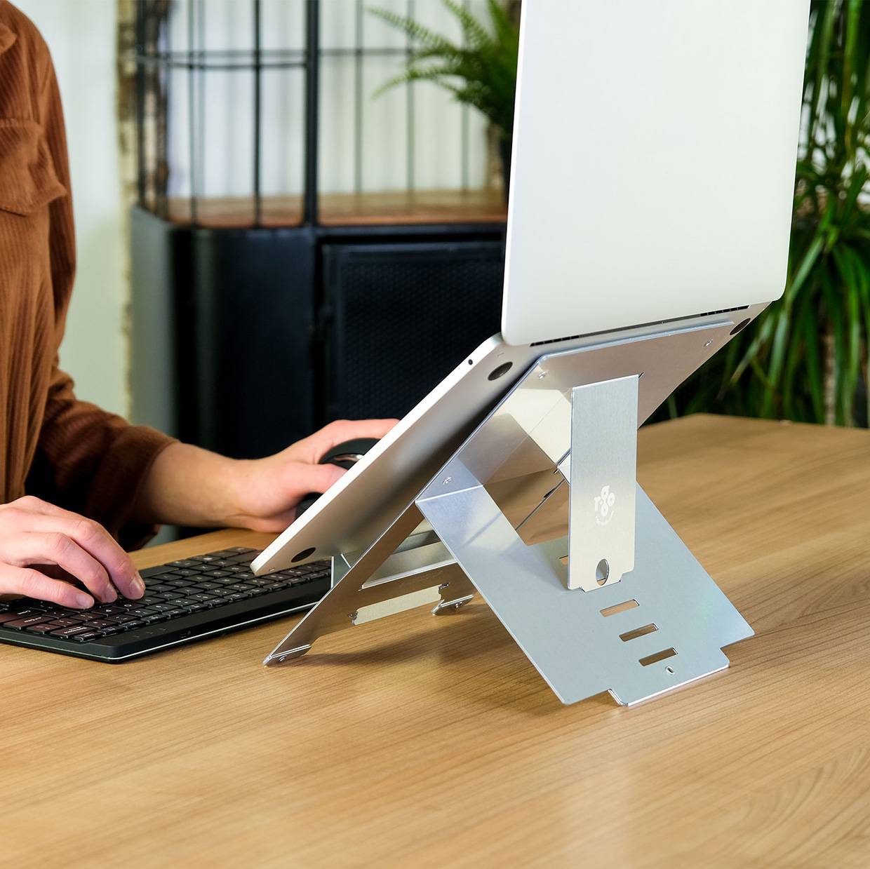 Rca Informatique - image du produit : R-GO RISER FLEXIBLE LAPTOP STAND-ADJUSTABLE/SILVER