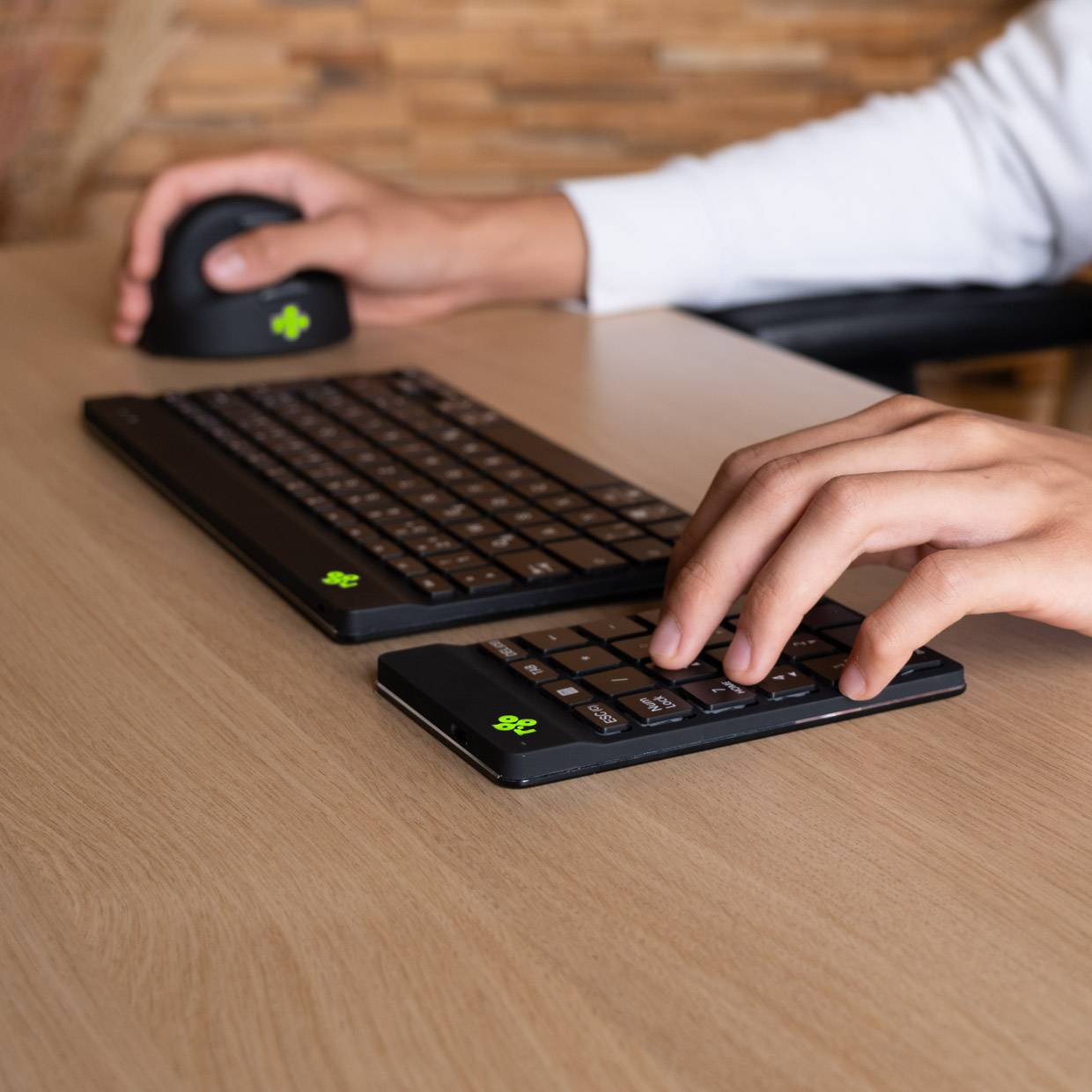 Rca Informatique - image du produit : R-GO NUMPAD BREAK ERGONOMIC NUMERIC WIRELESS KEYPAD BLACK